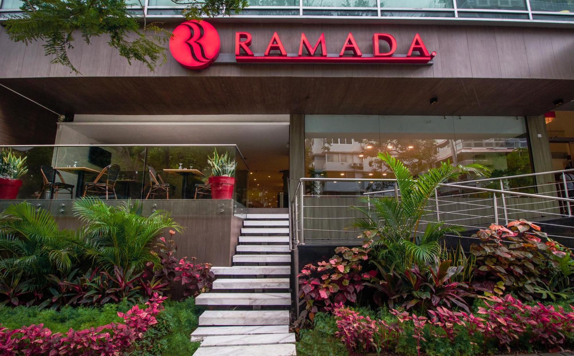 Hotel Ramada By Wyndham Panama Via Argentina Exterior foto