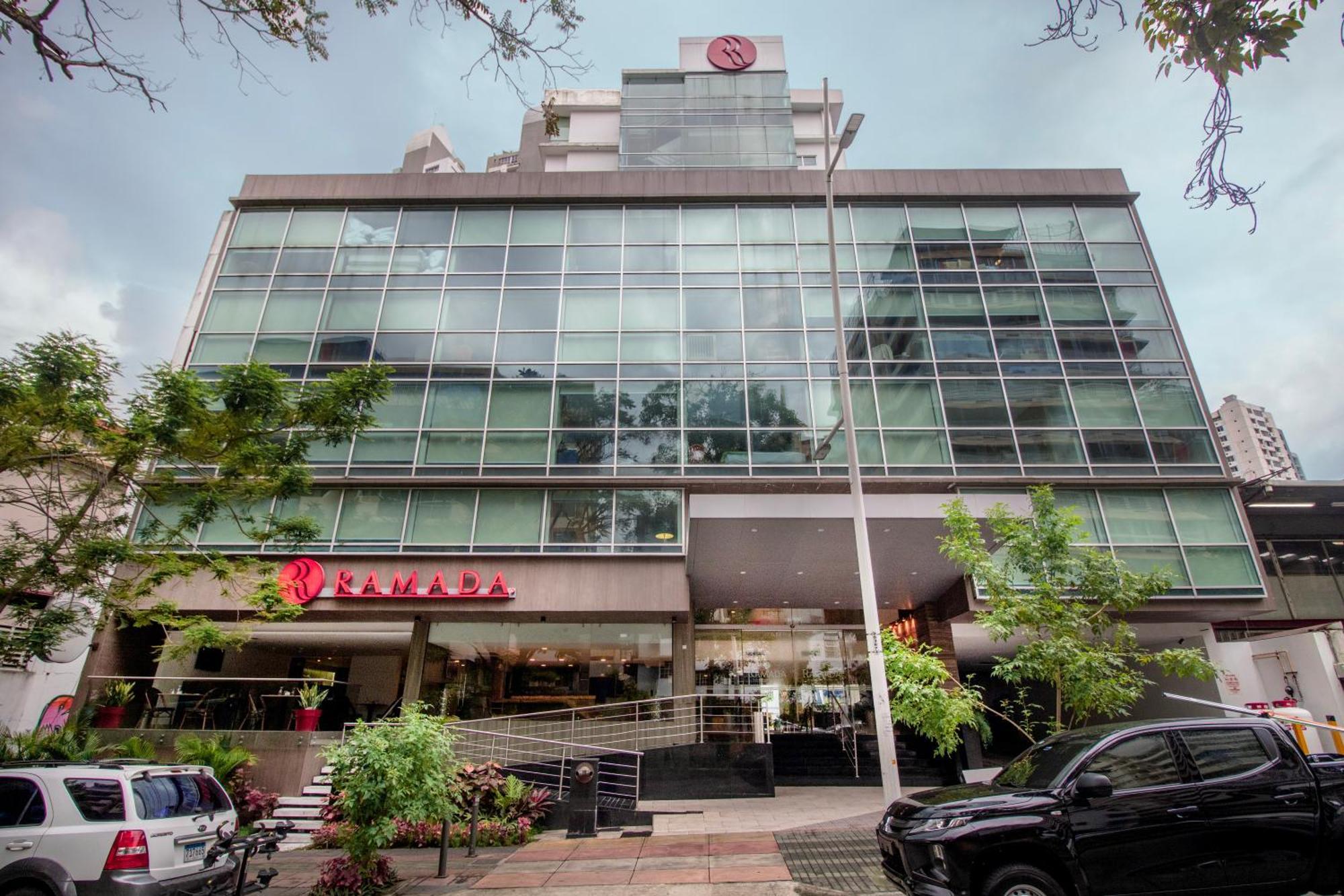 Hotel Ramada By Wyndham Panama Via Argentina Exterior foto