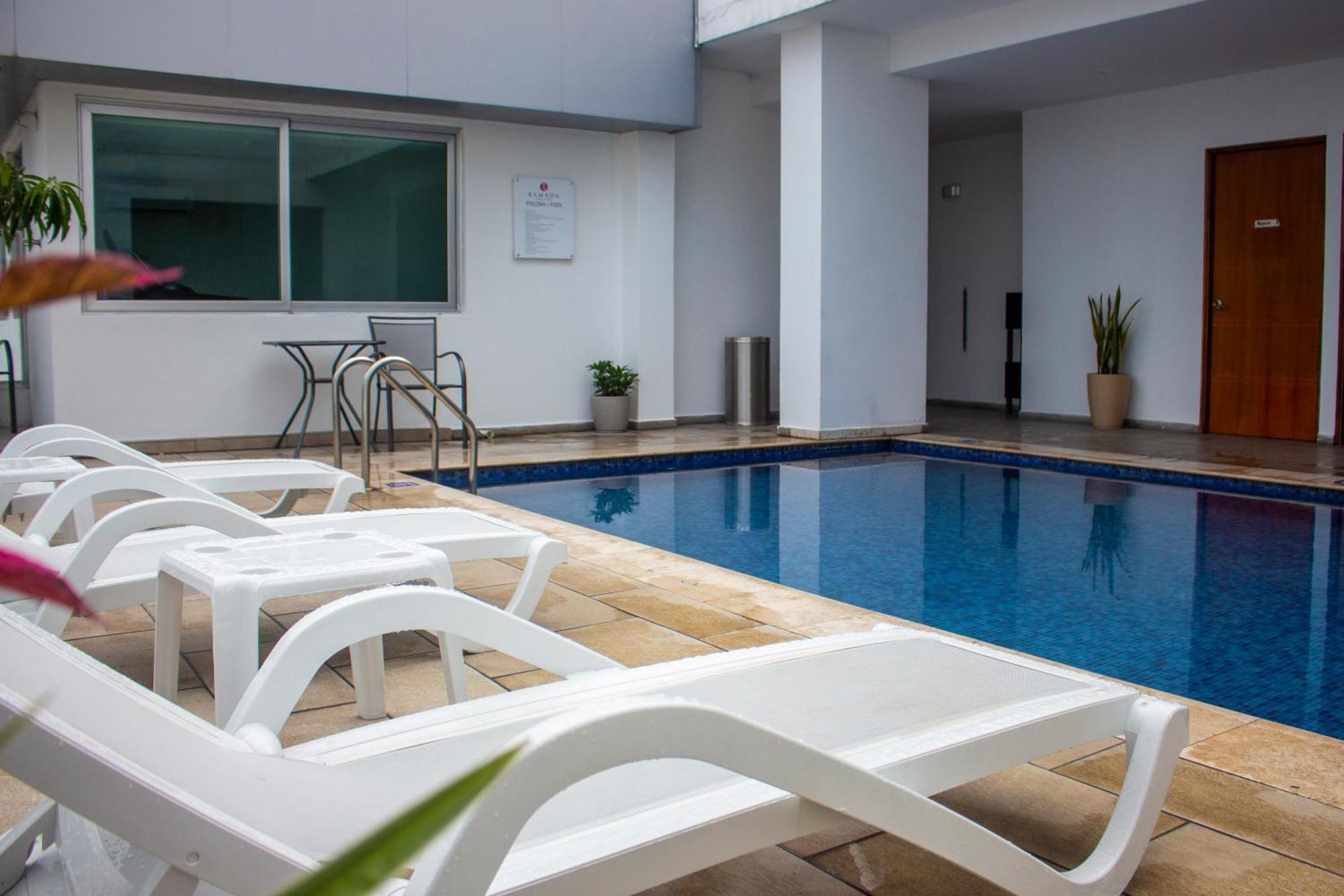 Hotel Ramada By Wyndham Panama Via Argentina Exterior foto
