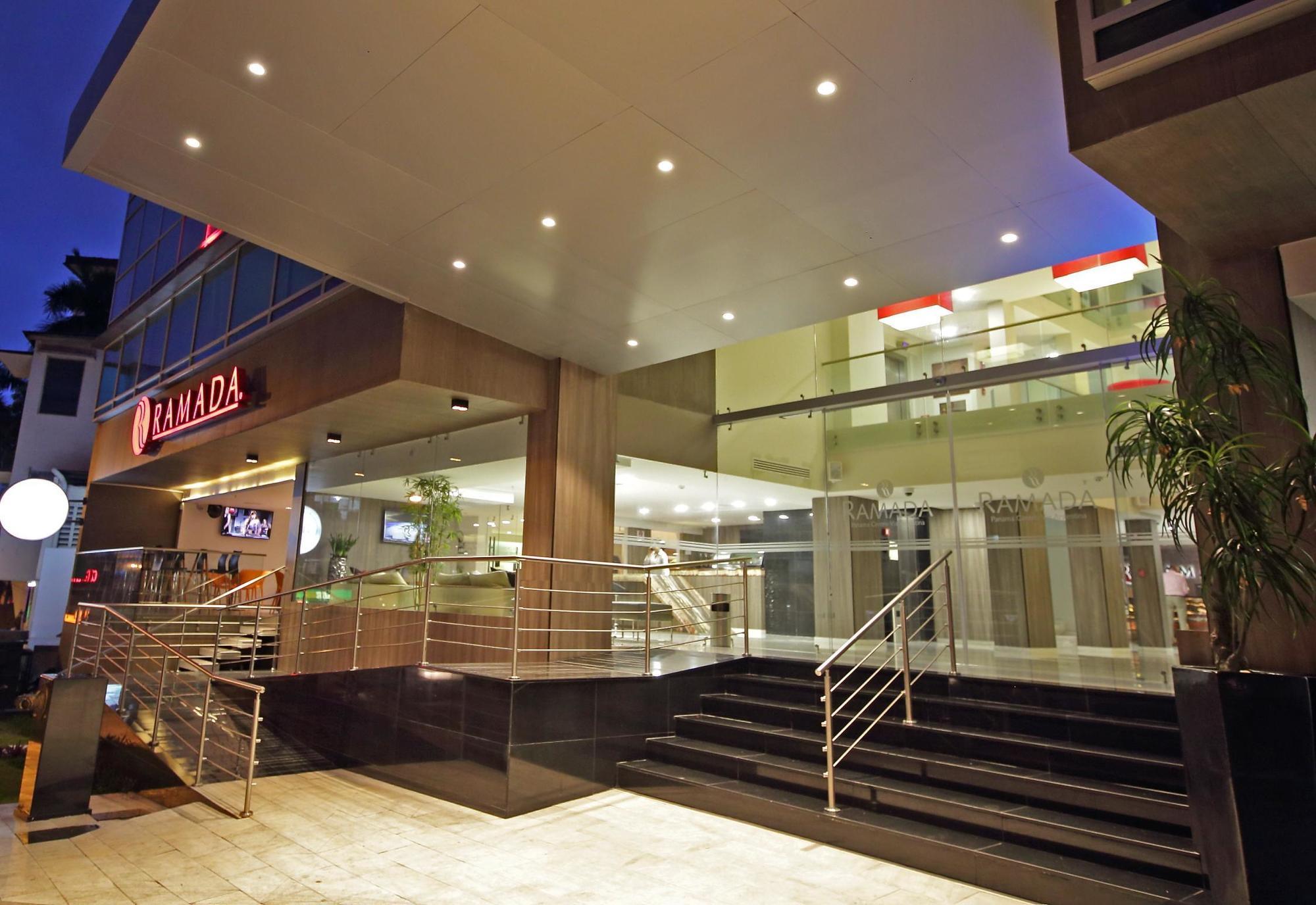 Hotel Ramada By Wyndham Panama Via Argentina Exterior foto